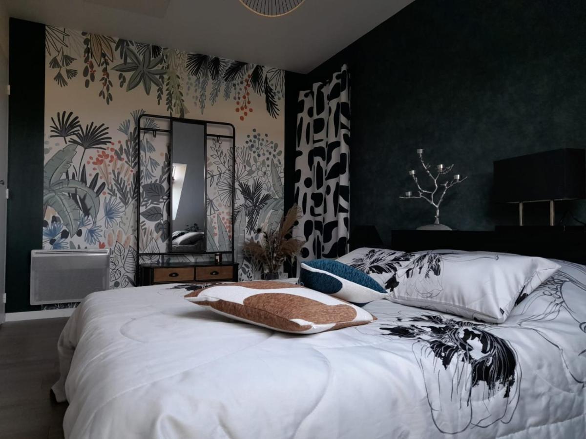 Chambre Dans Un Ecrin De Verdure Angrie Exteriér fotografie